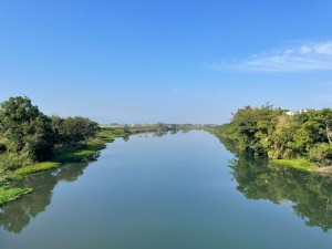 中の瀬橋から下流方向を望む